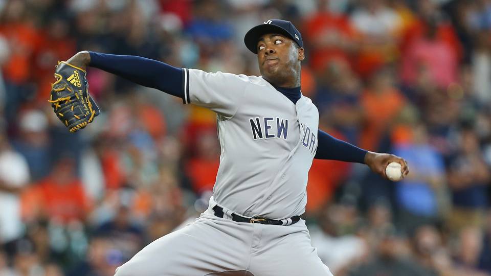 Yankees’ Aroldis Chapman leaves game following knee injury - Crush That ...